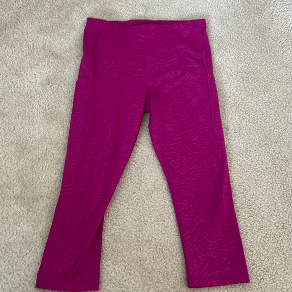 Athleta stash pocket pink printed capri